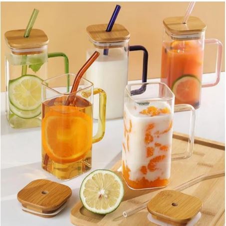 Copo de vidro com tampa de Bambu e canudo de vidro 400ml