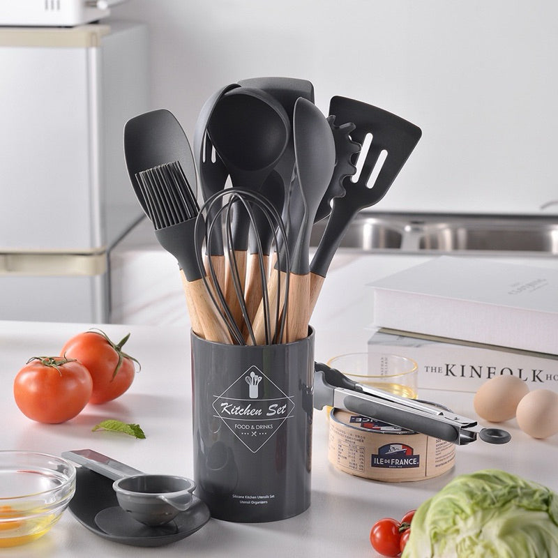 Kit com 12 Peças de Silicone, Utensílios e Copo Suporte para Cozinha Cabo de Madeira